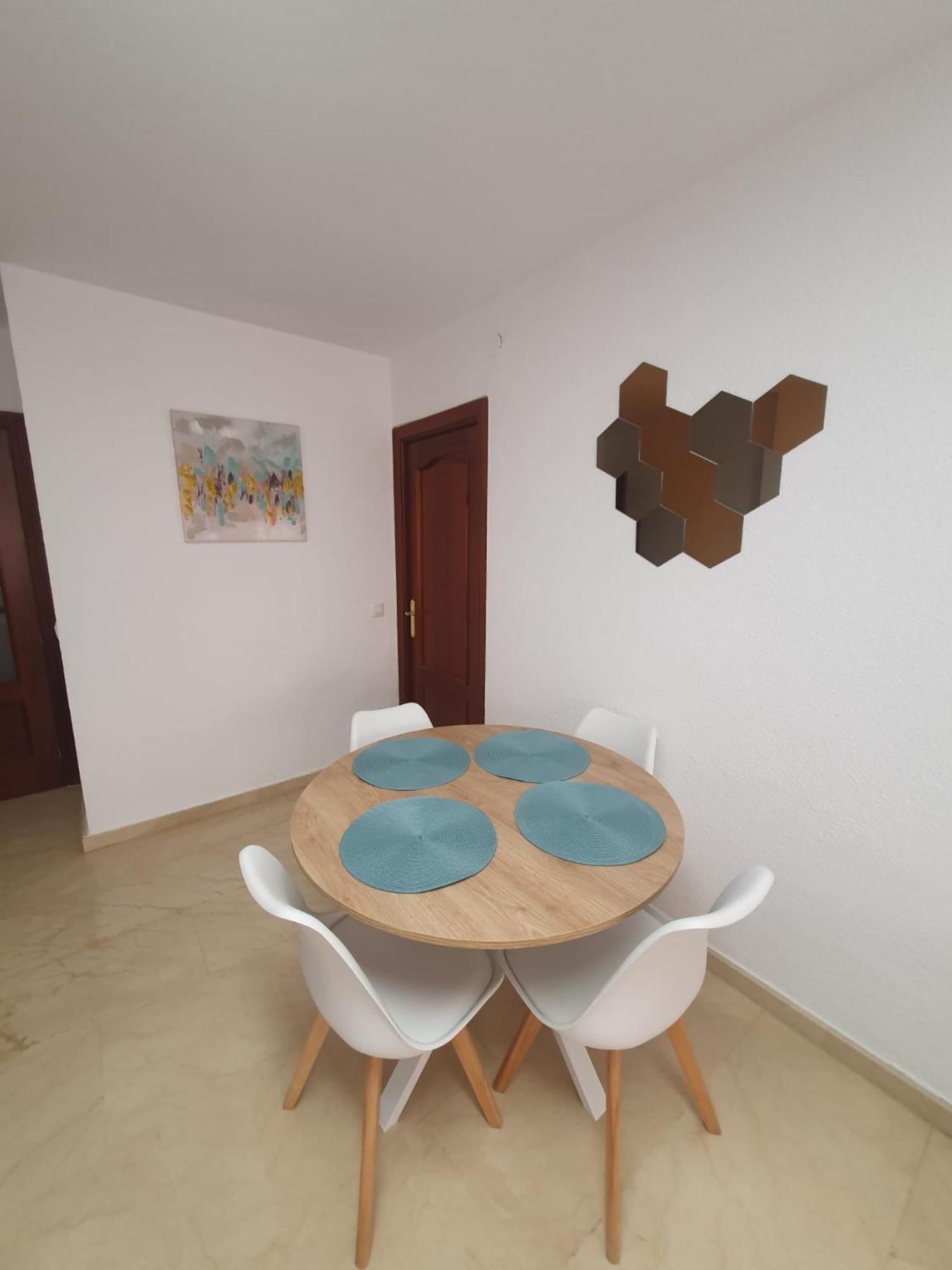 Estacion Del Mar Apartment Malaga Bagian luar foto
